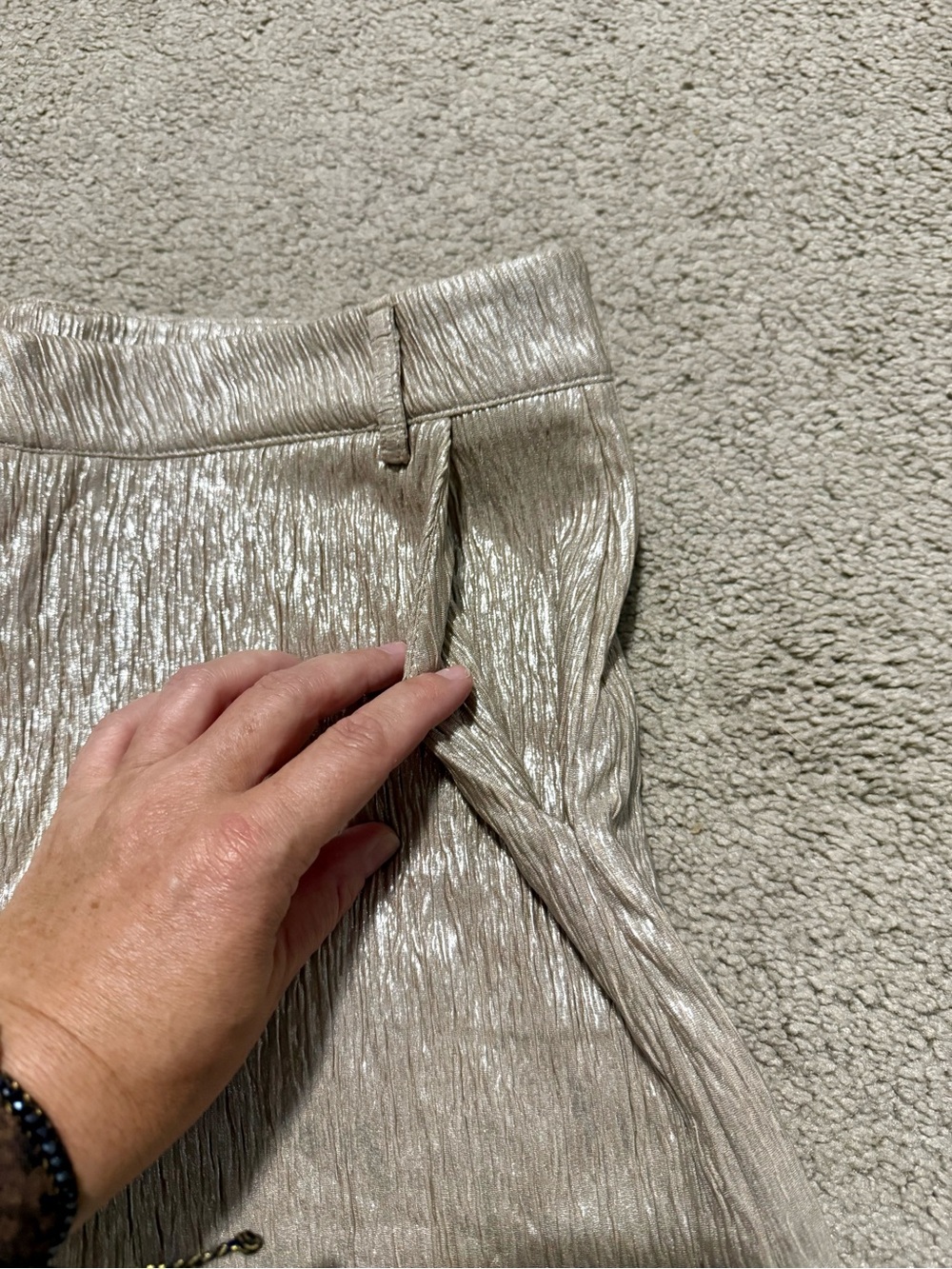 NWT New Glam Metallic Textured Women's Shorts - Champagne Size L - Picture 3 of 6